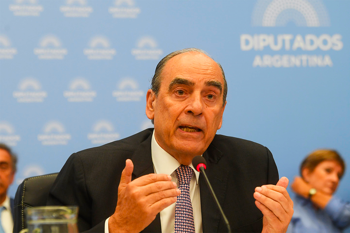 Francos: 'En medio de la crisis el pueblo tambin espera gestos de la poltica'
