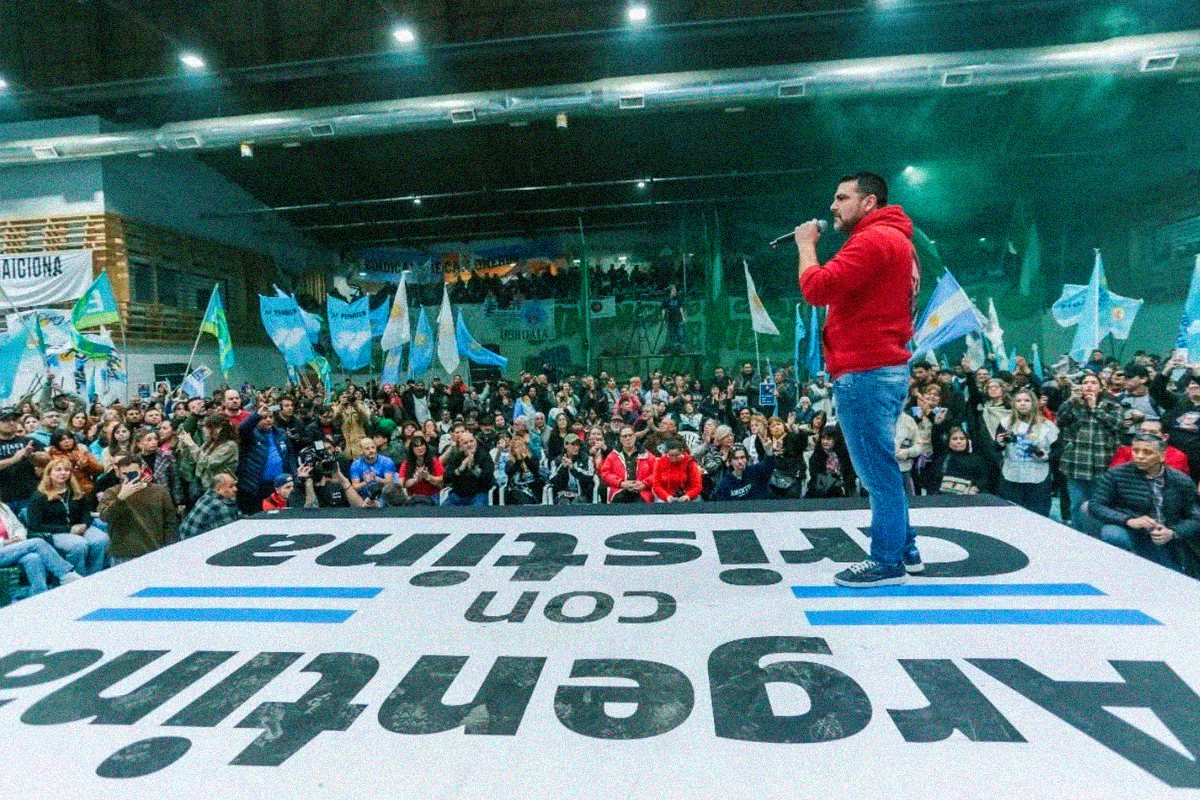 Sin Melella y con tibio apoyo, Vuoto arm su show en defensa de Cristina